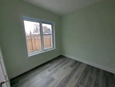 Ideal home for the right sized family / Group of Students / Friends. 5 Bedrooms with 5 washrooms for...