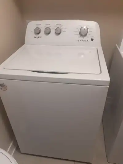 Bonjour je vends ma laveuse et sécheuse couleur blanches. Comme neuve. 250$chacune ou 450$pour les d...