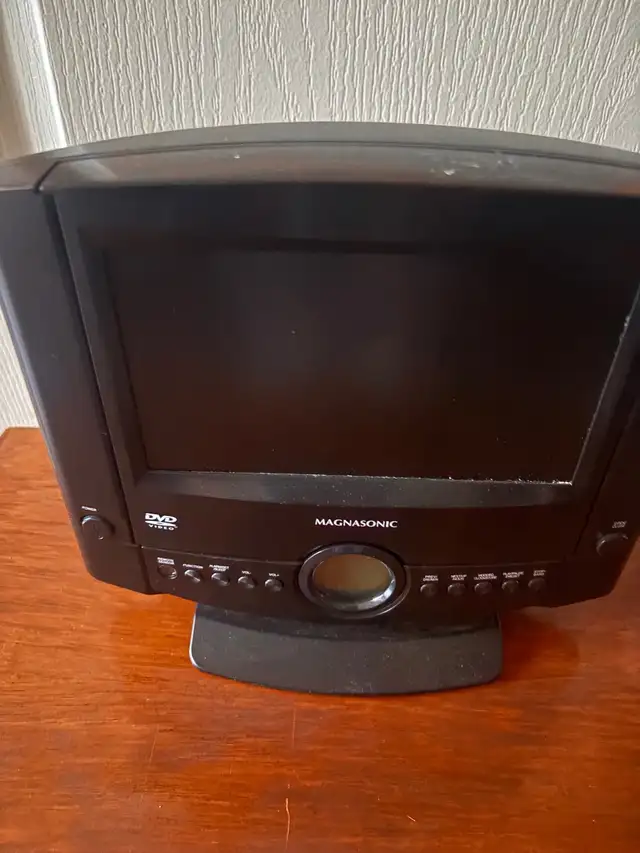 Magnasonic DVD& CD  Radio Stereo in Stereo Systems & Home Theatre in Markham / York Region - Image 3