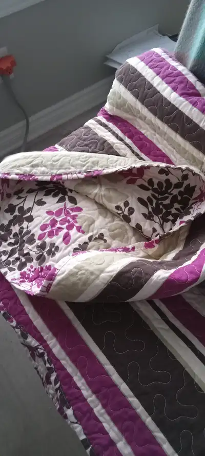 Queen bedspread and shams, pillow cases, View more