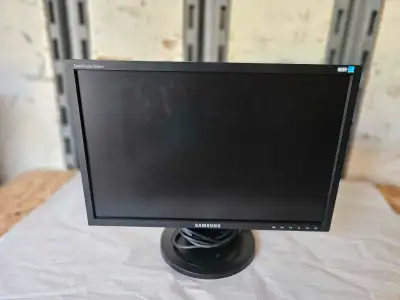 Moniteur Samsung 920NW, View more