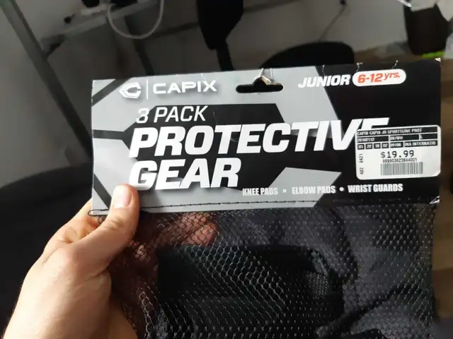Ensemble de protection skate/trottinette/vélo pour enfant in Kids in Laval / North Shore - Image 4