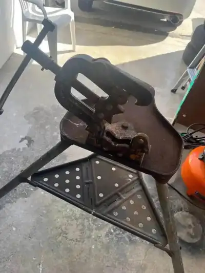 Ridgid pipe stand and pipe threading tools, View more