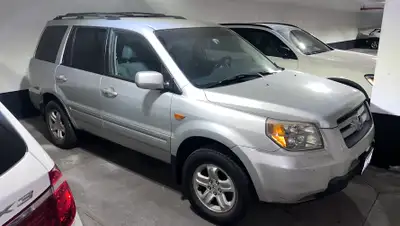 Selling a 2008 Honda Pilot. It has cosmetic and mechanical issues, but it starts, runs, and drives....
