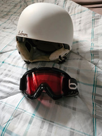 Womens small helmet and goggles