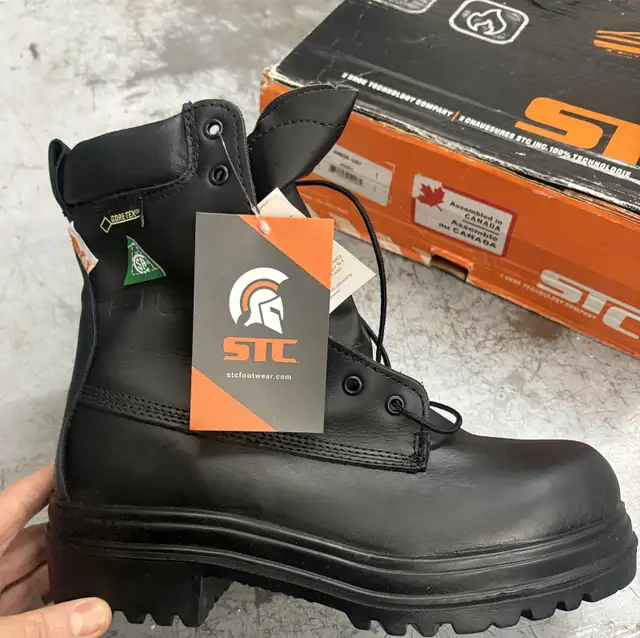 bottes sécurité in Men's Shoes in Granby - Image 2