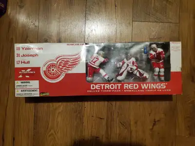 Detroit Red Wings mcfarlane figures still in box great condition $50 obo