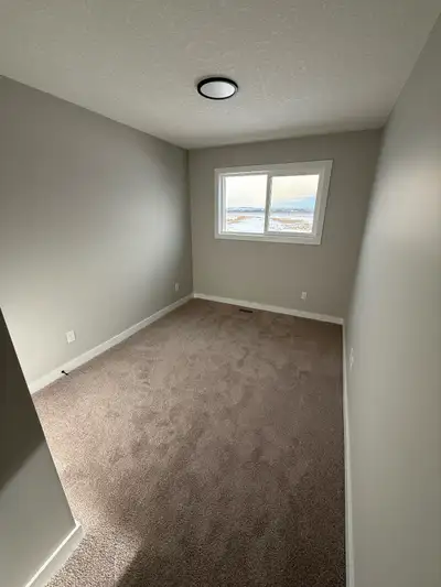 1 unfurnished private bedroom available for rent in a newly built semi-detached duplex located on Ri...