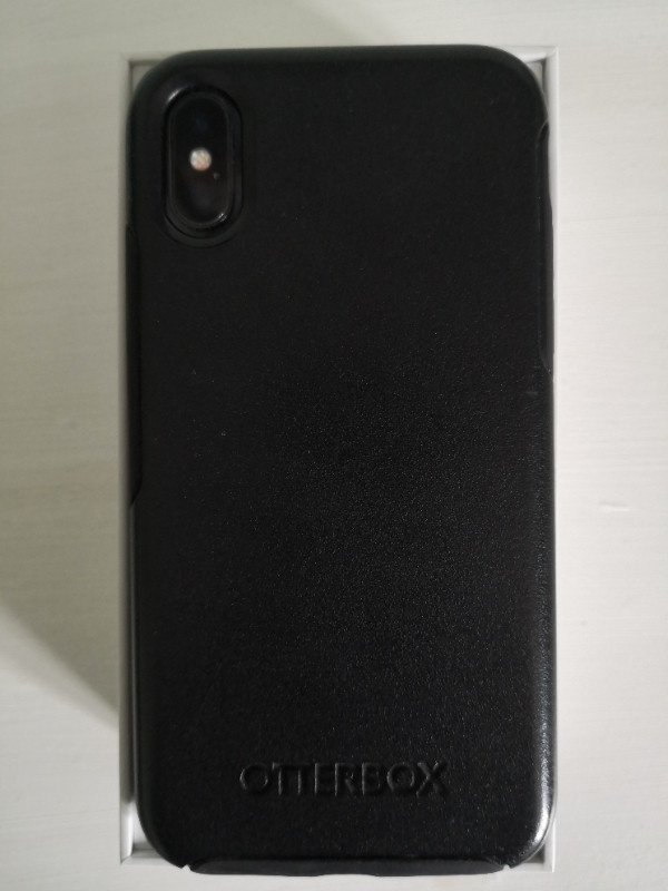 iPhone X (with original box, original battery) and Case in Cell Phones in Moncton - Image 4