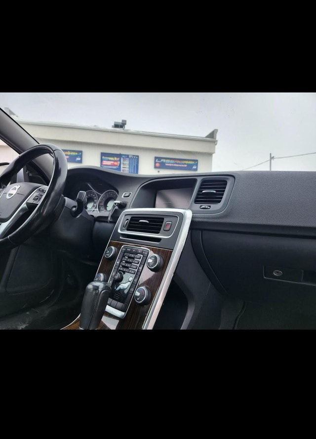 Volvo S60 2012 — photo 3