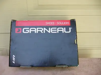 Soulier pour velo avec barrure a pedale Louis Garneau 41-7 1/2US, View more