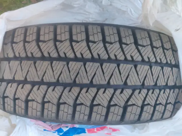 Bridgestone Blizzak winter tires in Tires & Rims in City of Halifax - Image 3