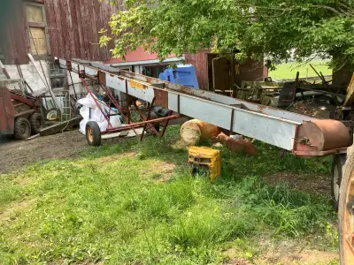 Motor works tires hold air ready to use for wood hay or ear corn pickup 5 min east of listowel