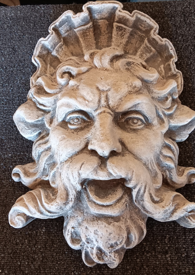 LARGE CONCRETE NORTH WIND HANGING FACE STATUE in Outdoor Décor in Belleville
