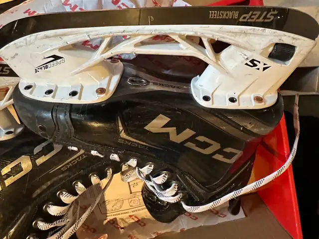 Kids Hockey Skates CCM XF Pro in Hockey in City of Toronto - Image 3