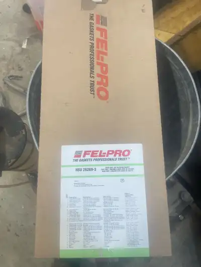 Brand new 2012 to 2016 I believe duramax LML head gasket set made by fel pro. Brand new never used....