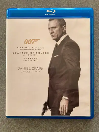 James Bond 007 3 bluray set Casino Royale Skyfall  Quantum of 