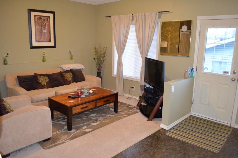 BRIDLEWOOD 2 BEDROOM WALKOUT BASEMENT SUITE Private entry Long Term