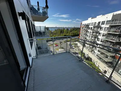 ↔️Lease Takeover Prime location just 150 metres from the Champlain Bridge—perfect for your Ottawa-Ga...