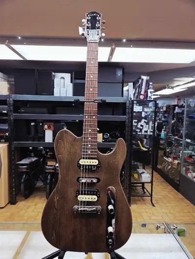 Guitare electrique avec etuit , View more