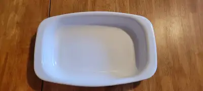 Corning Ware Cornflower Roaster. P21, 9" x 13" Can be used as a lasagna pan or casserole.Pick up in...