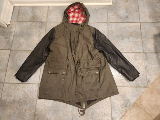 Torrid Woman's Jacket size XL in Women's - Tops & Outerwear in City of Toronto - Image 2