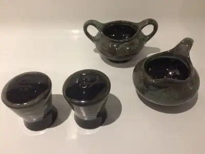 ENSEMBLE SHAKERS SALIÈRE POIVRIÈRE SUCRIER CRÉMIER VINTAGE RÉTRO, View more