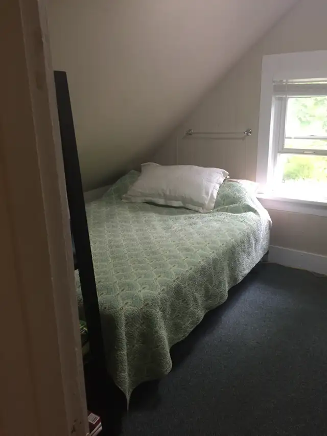 Uptown Waterloo Gem.... location, location, location! in Long Term Rentals in Kitchener / Waterloo - Image 11