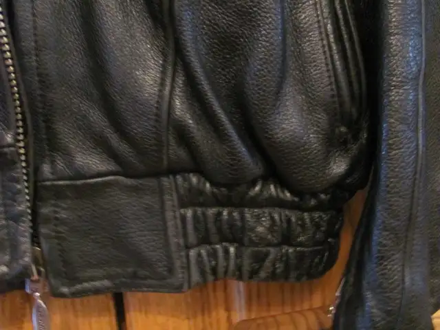 Joe Rocket Motorcycle Leather Jacket in Other in Edmonton - Image 4