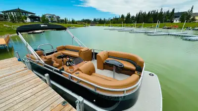 Bought brand new in 2024 and only has 15 hours on the boat and motor. The 115 hp Mercury Motor is pl...