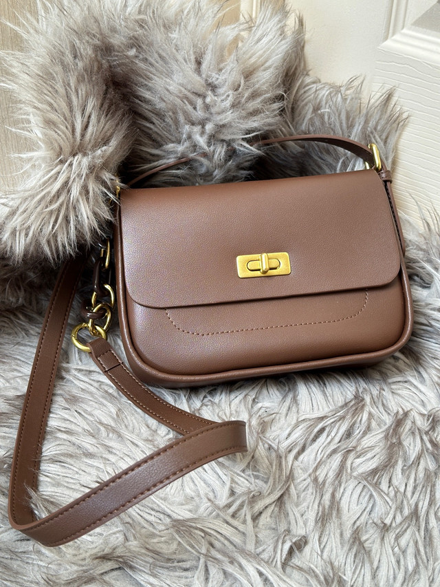 Leather crossbody bag $30 brand new in Women's - Bags & Wallets in Calgary