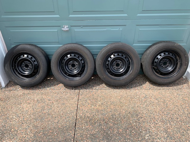 Set of 4 - 15" Steel Rims 185 65 R15 ( like new condition ) in Tires & Rims in City of Halifax