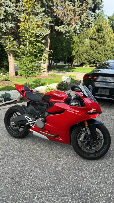 2014 Ducati 899 Panigale for sale. Mint condition only 14,000km. Msg for more details