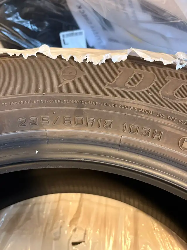 Pneus (4) d'été 235/60R18 Dunlop presque neufs / summer tires(4) in Tires & Rims in Longueuil / South Shore - Image 4