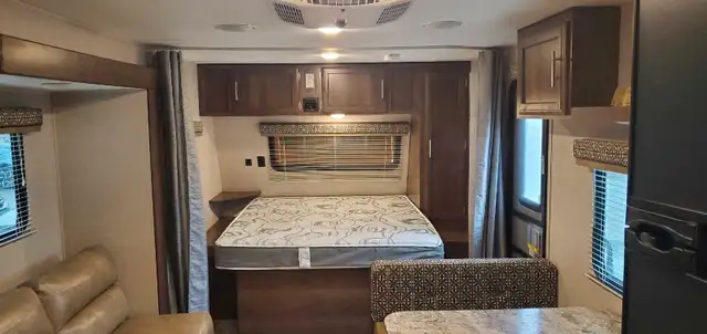 Roulotte KZ 2018 Spree Escape E231BH in RVs & Motorhomes in Québec City - Image 7