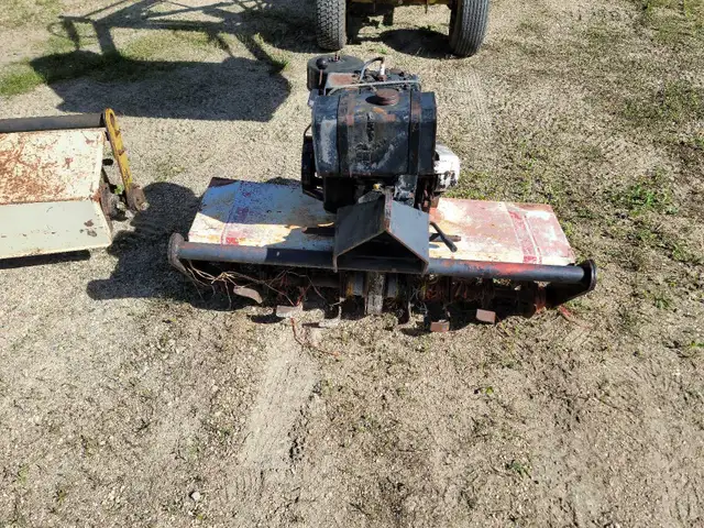 Garden tractor 3 point tillers (tow behind)8hp (sears suburban) in Lawnmowers & Leaf Blowers in Winnipeg - Image 6