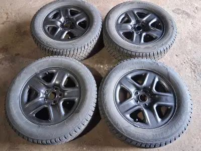 225 65 17 Toyota RAV4 OEM wheels 5x114 60.1 bore Bridgstone Blizak DM V2 Tread 6 6 7 7 32nds Wheels...