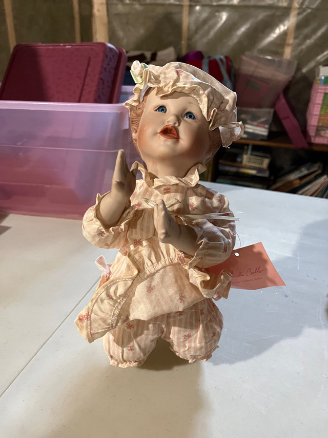 Vintage  Porcelain Dolls in Arts & Collectibles in Chatham-Kent - Image 3