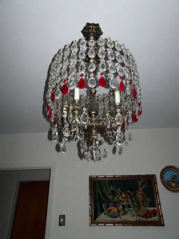 Chandelier in Indoor Lighting & Fans in City of Montréal - Image 7