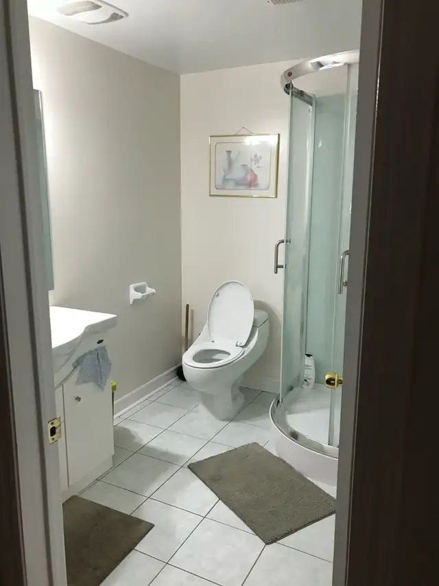 Room for rent in Room Rentals & Roommates in City of Toronto - Image 3