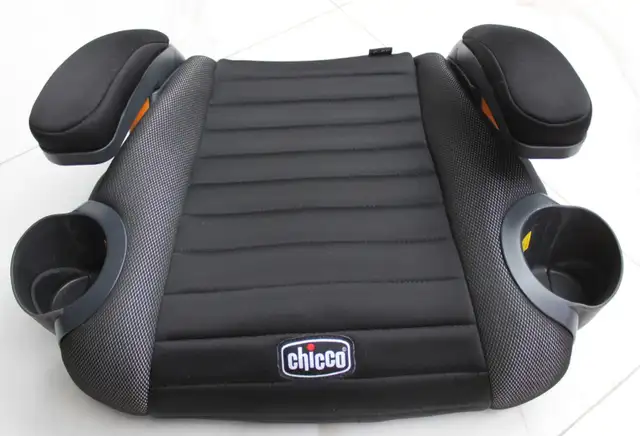 Chicco GoFit Backless Booster Seat w/ Cup Holders x 2 in Strollers, Carriers & Car Seats in Mississauga / Peel Region - Image 6
