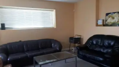 This room is for a tidy and organized tenant It is located in a quiet neighborhood. Two minute walk...