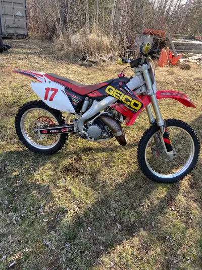 2003 Honda cr125 brand new top and bottom end new tires pro circuit pipe ready to ride $4500 call 80...