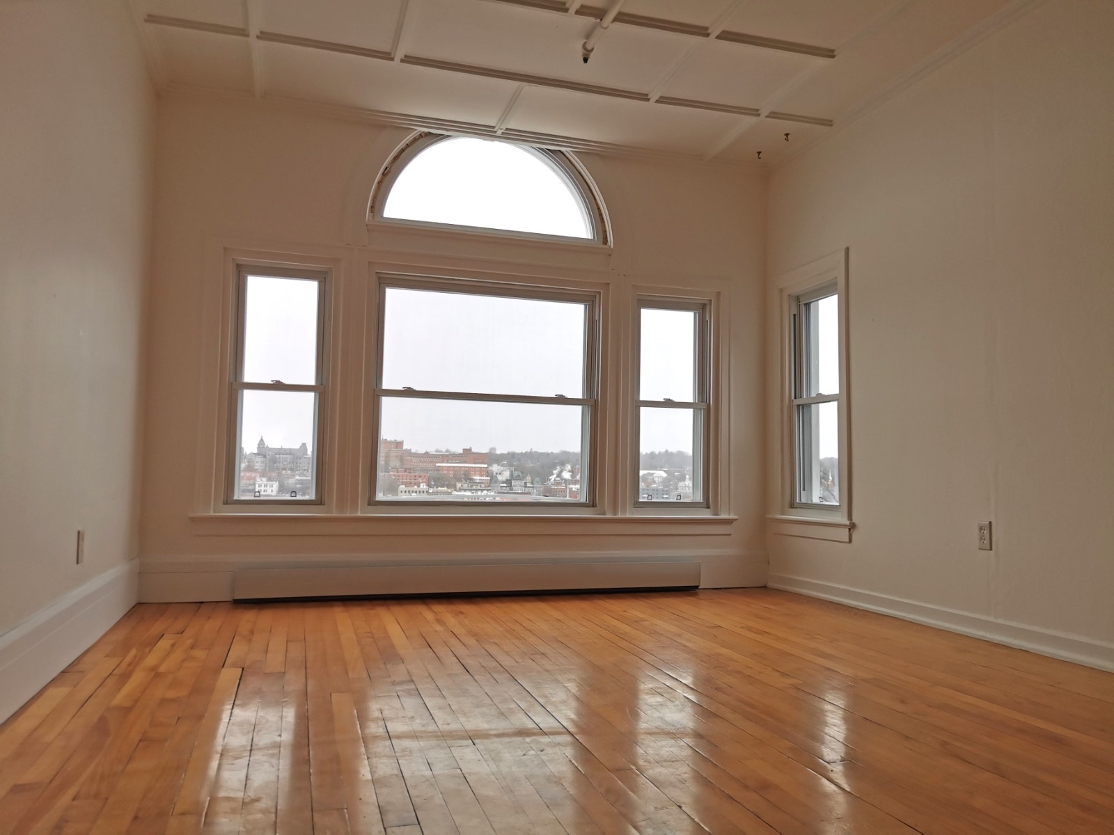 3½ rénové au sommet, vue unique — photo 3