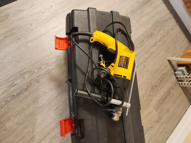 Diwalt hammer drill With storage in Power Tools in Mississauga / Peel Region - Image 3