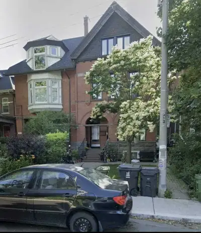 Oct rent is FREE Available from October 24 -4 minute walk to Dupont Station - 13 minute walk to Spad...