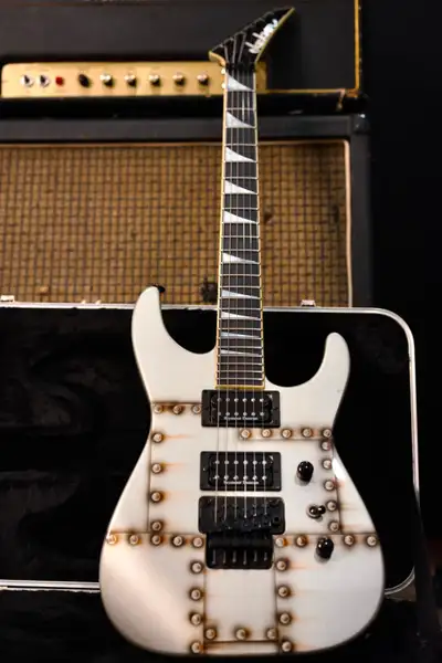 Here we have the Swiss army knife of metal guitars , the Jackson USA Select Soloist SL2H, all origin...