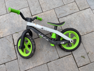 Looking for the perfect way to get your little one started on two wheels? We are selling our toddler...