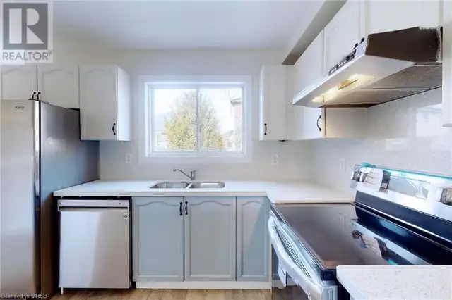 BARRIE BEST Rooms for Rent February 1st  $495 Sharing ROOM in Room Rentals & Roommates in Barrie - Image 6