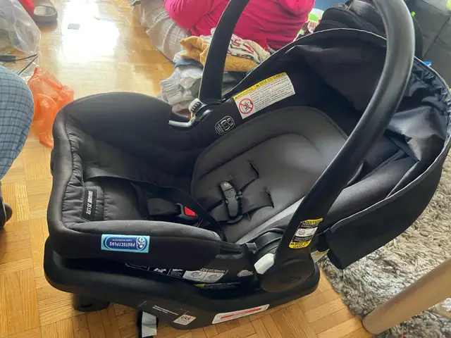 Graco car seat with base in Strollers, Carriers & Car Seats in Ottawa - Image 11